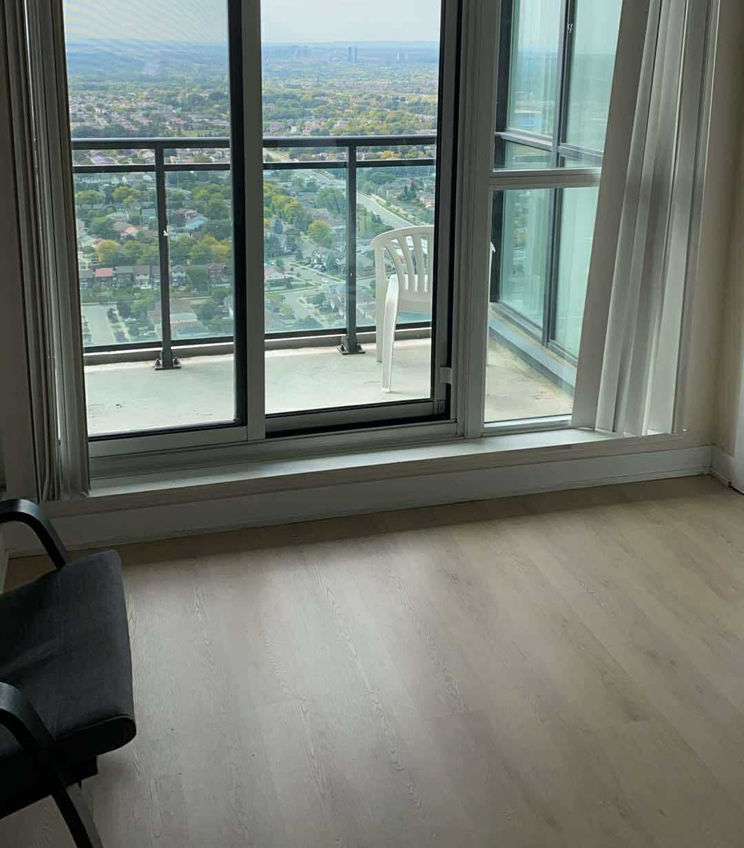 Clean apartment after move cleaning