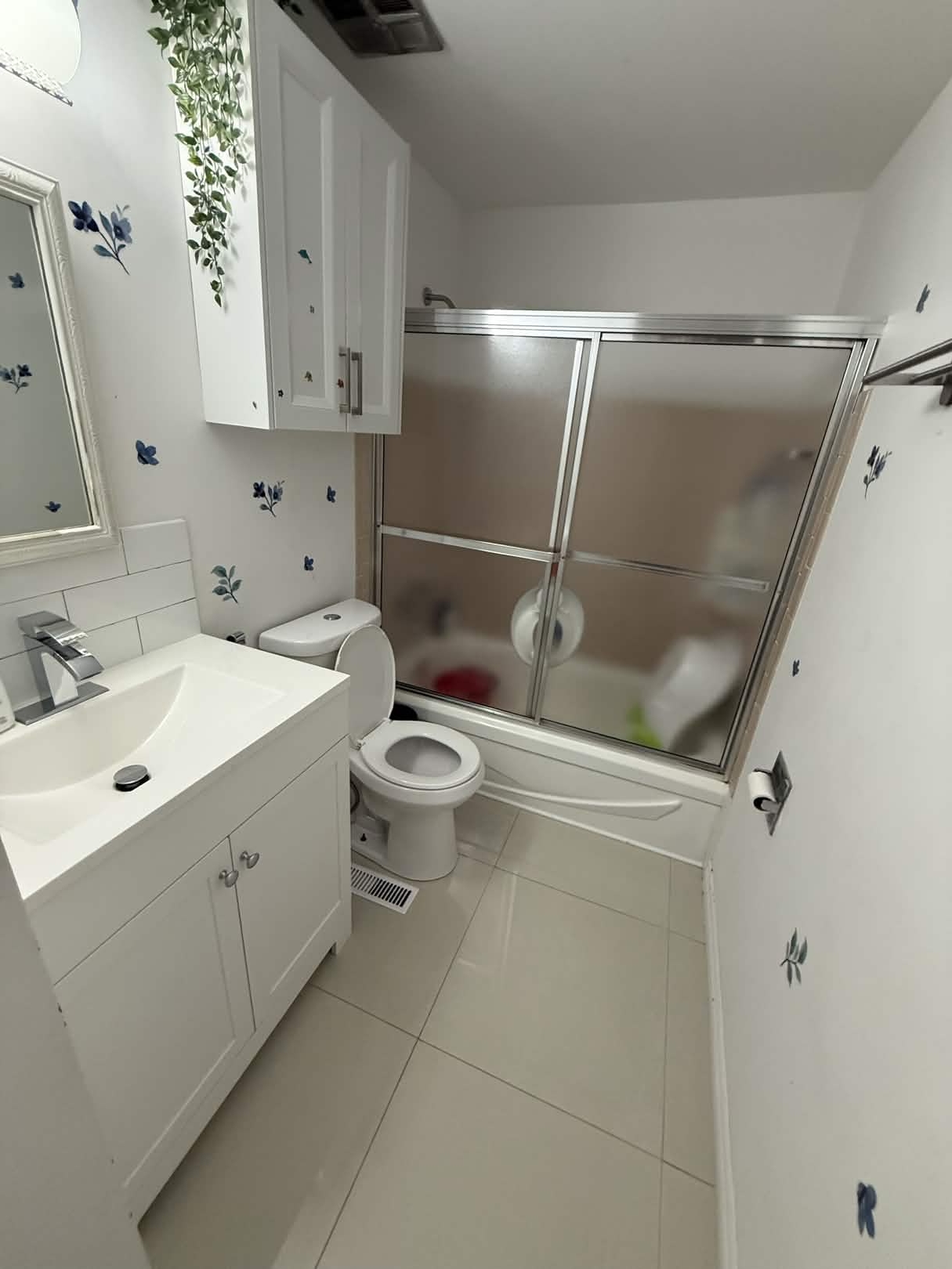 Professional bathroom cleaning for offices
