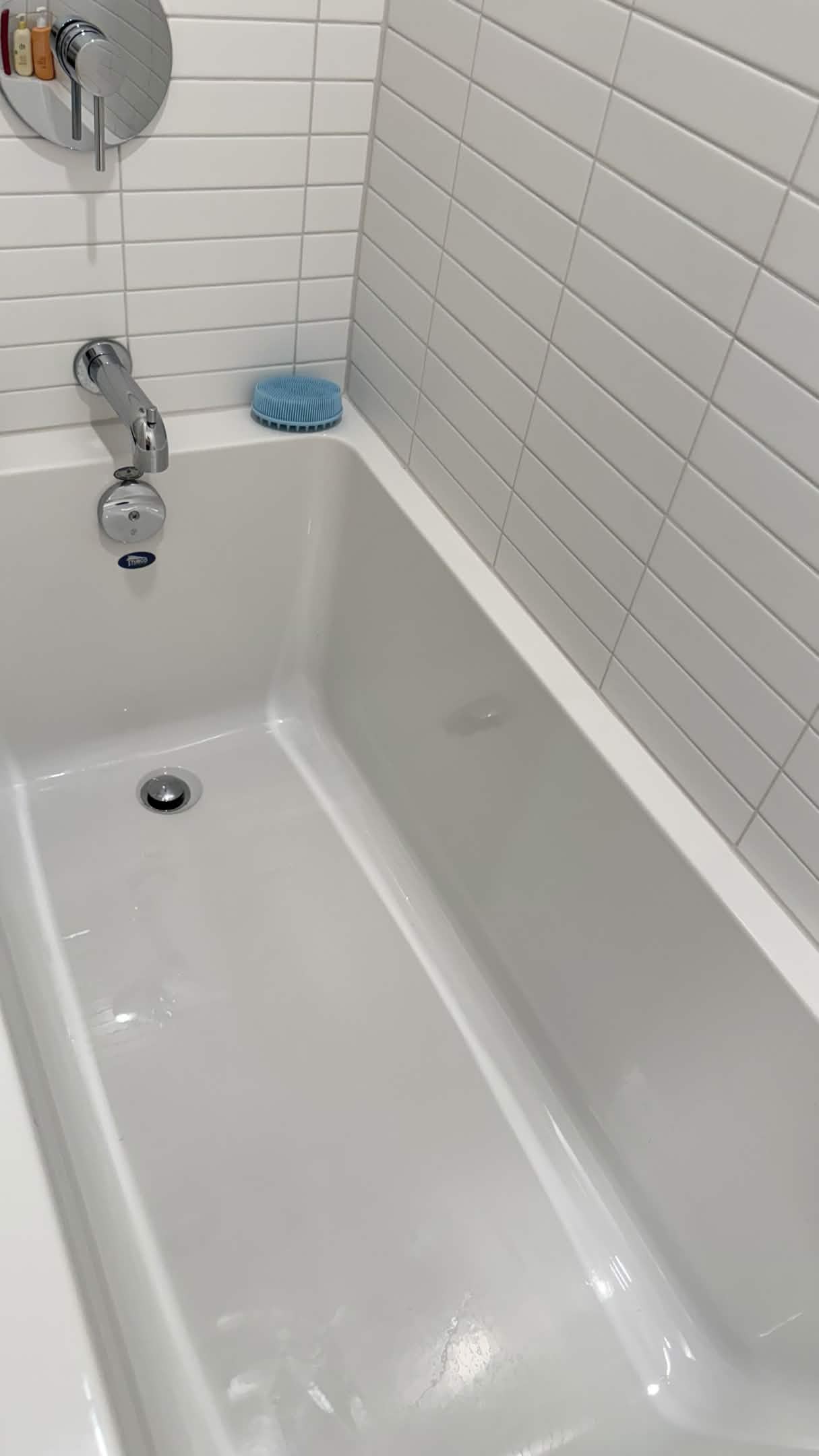 Spotless bathtub after post-construction cleaning